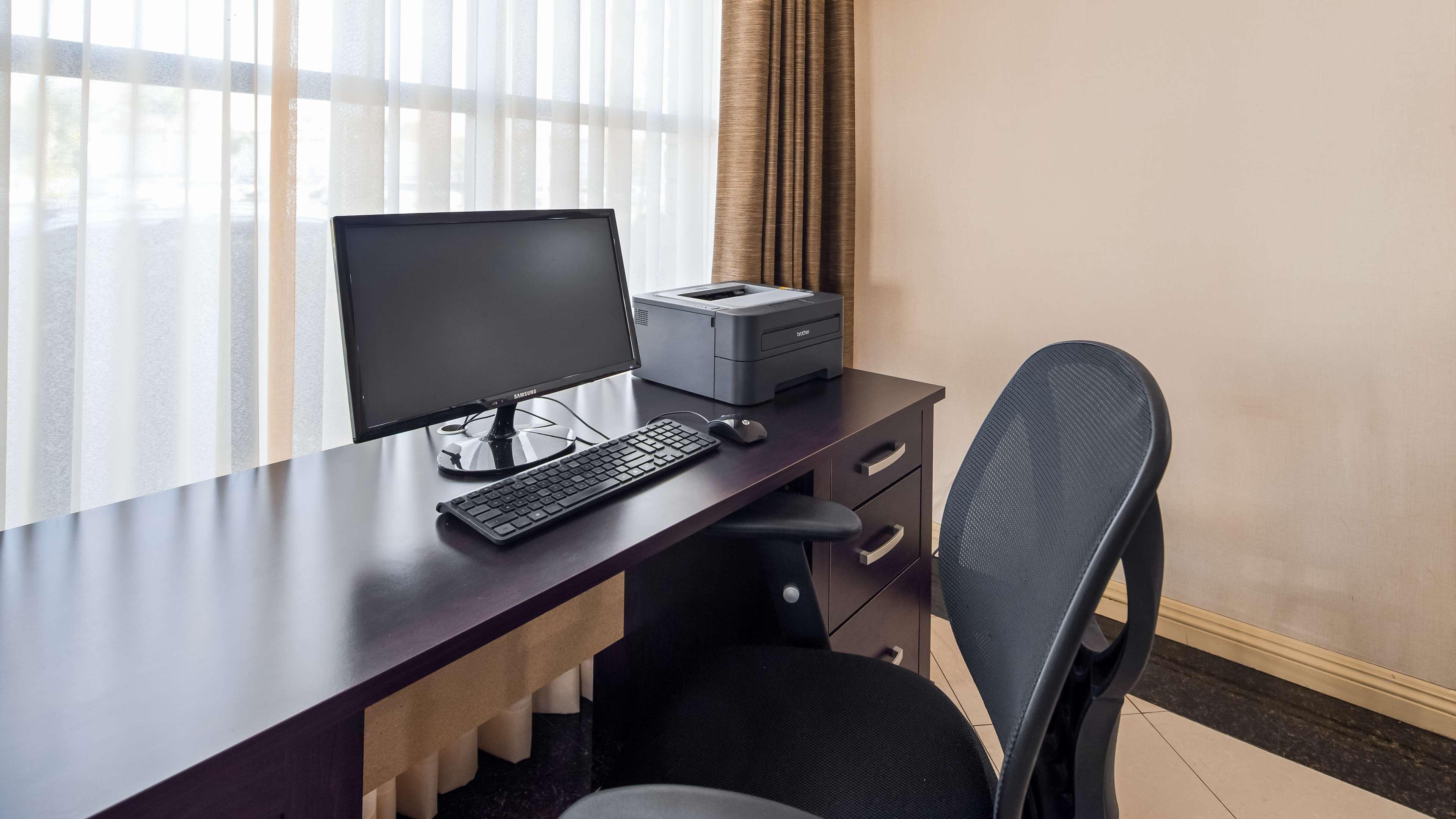 Best Western Norwalk Inn Екстер'єр фото