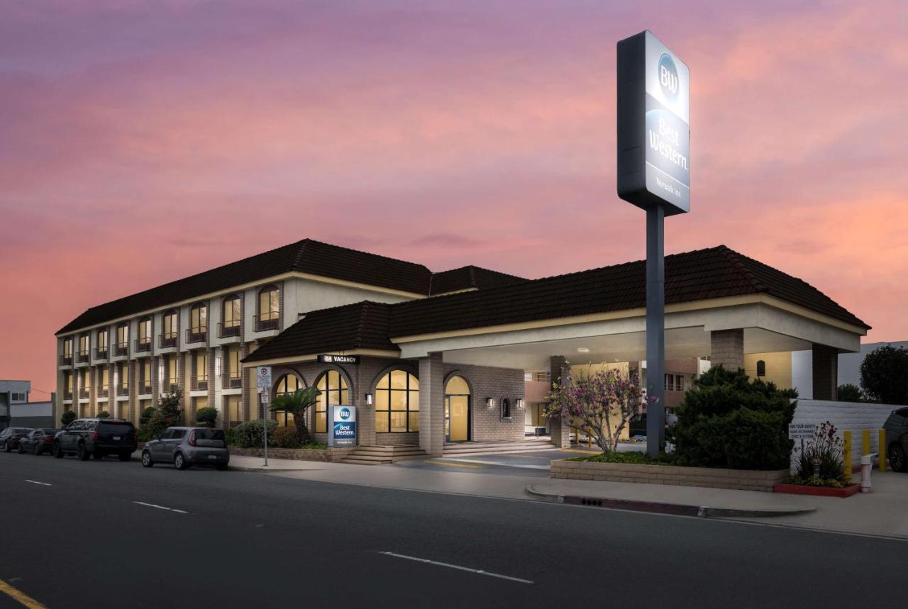 Best Western Norwalk Inn Екстер'єр фото