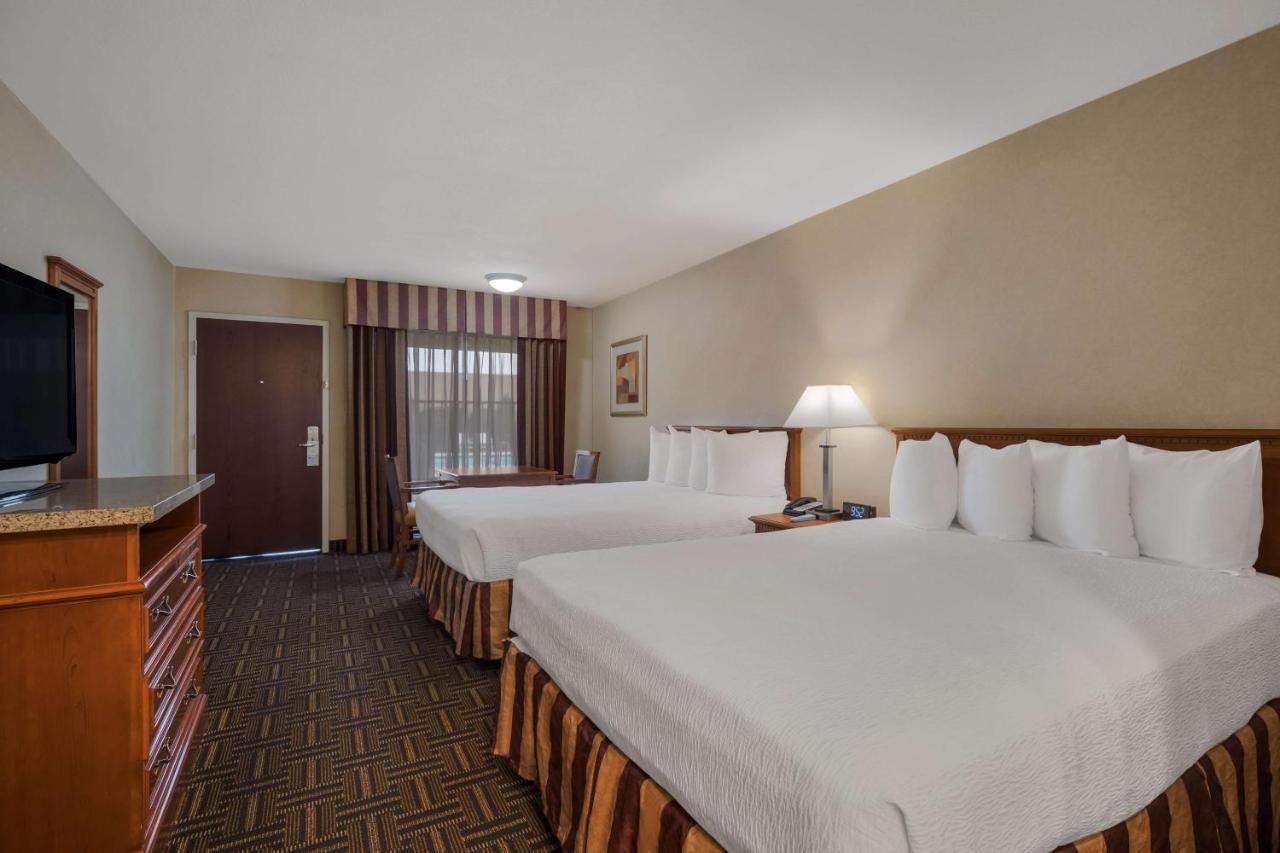Best Western Norwalk Inn Екстер'єр фото