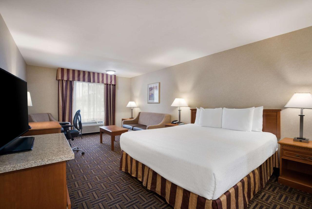 Best Western Norwalk Inn Екстер'єр фото