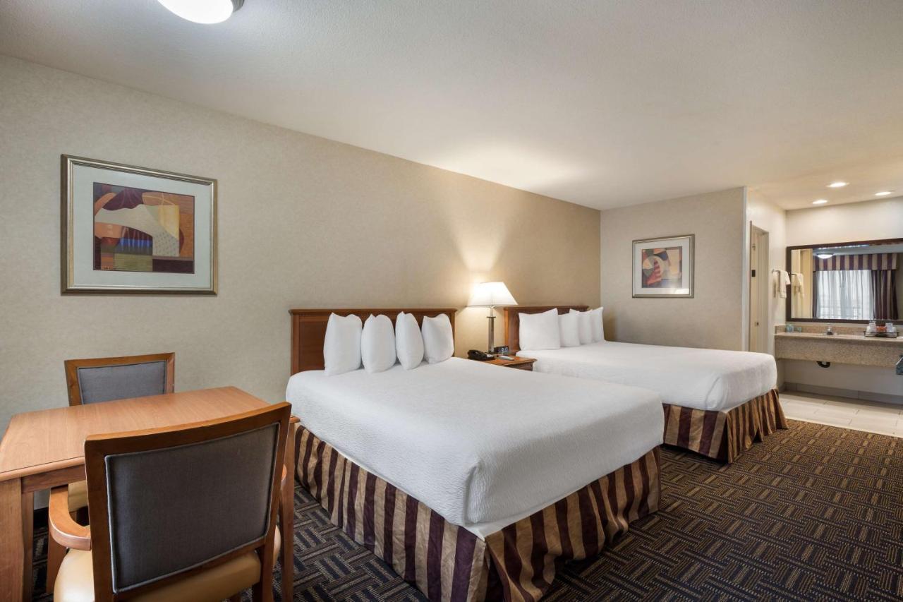 Best Western Norwalk Inn Екстер'єр фото