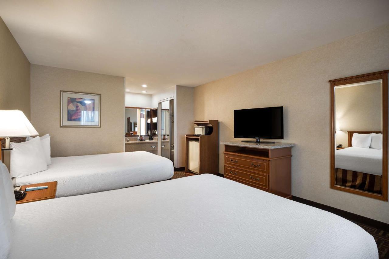 Best Western Norwalk Inn Екстер'єр фото
