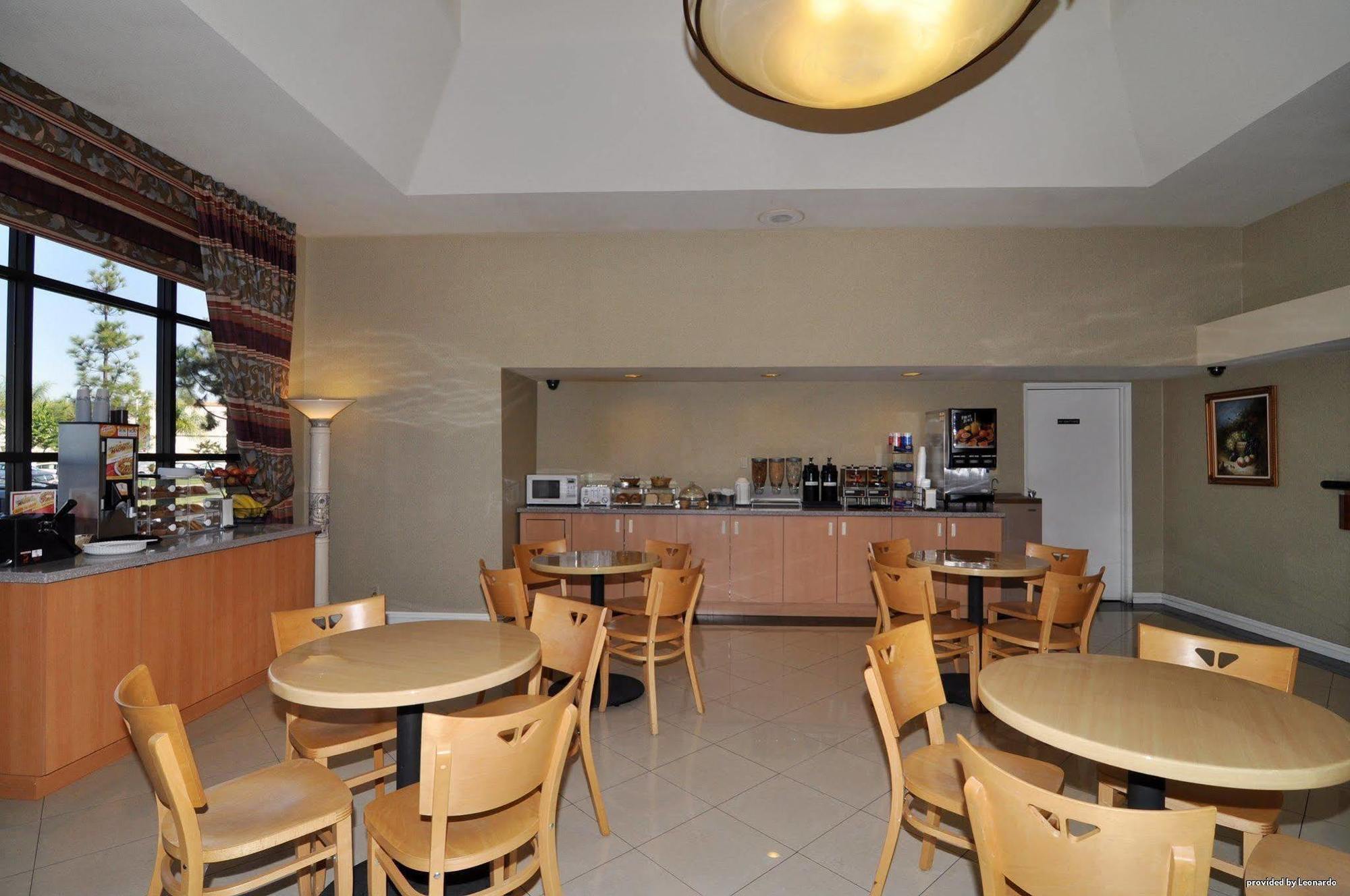 Best Western Norwalk Inn Екстер'єр фото