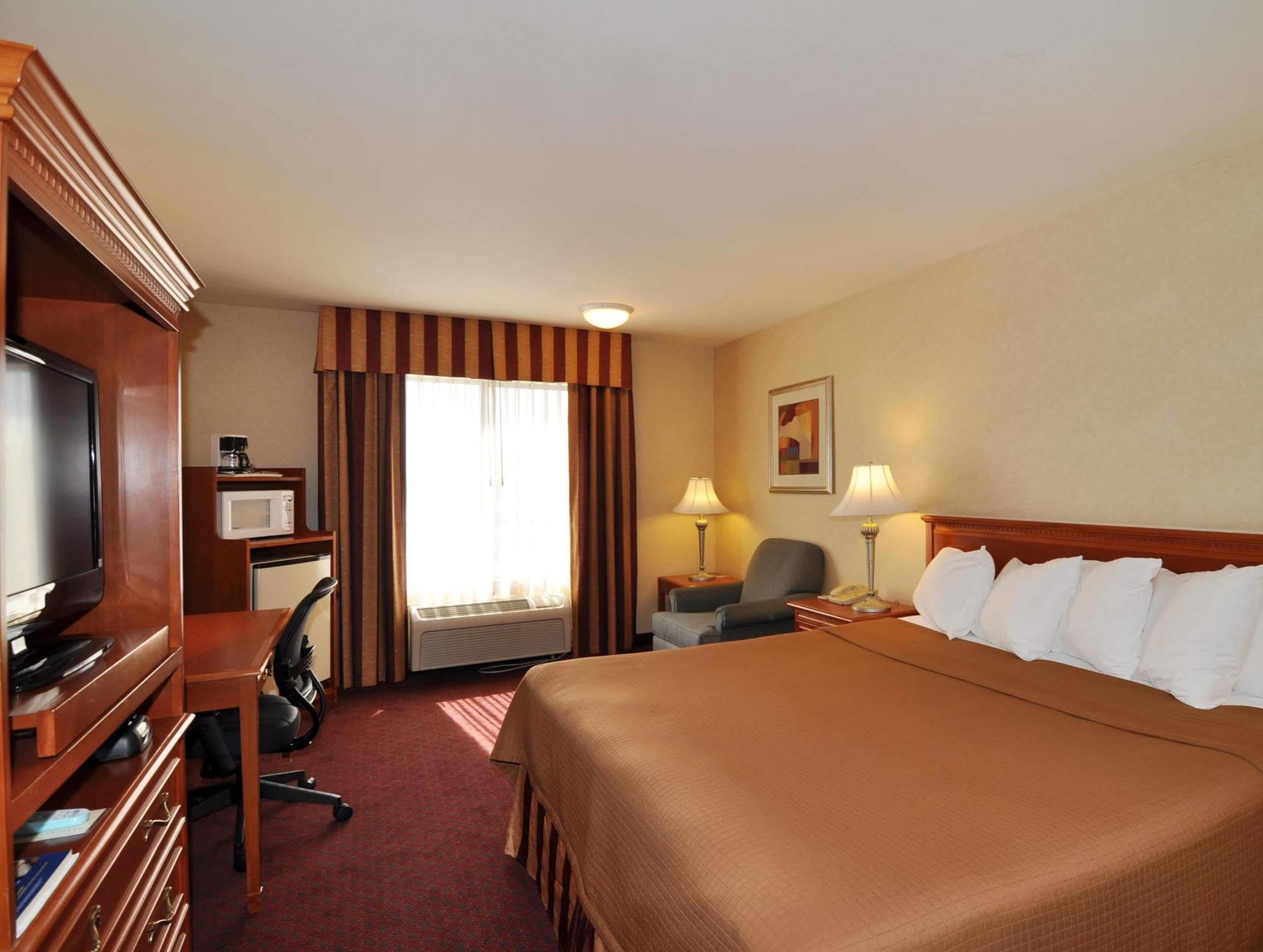 Best Western Norwalk Inn Екстер'єр фото
