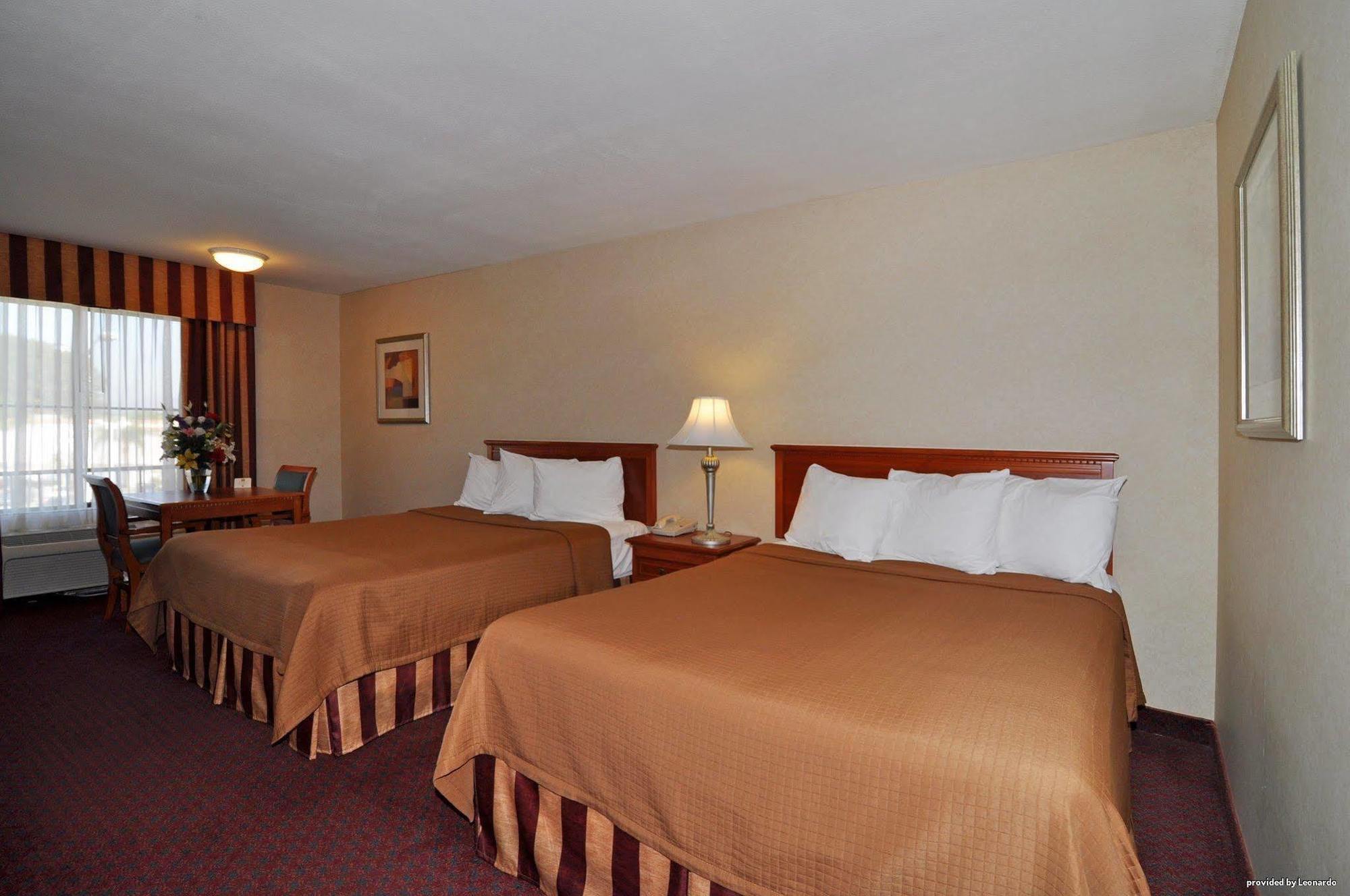 Best Western Norwalk Inn Екстер'єр фото