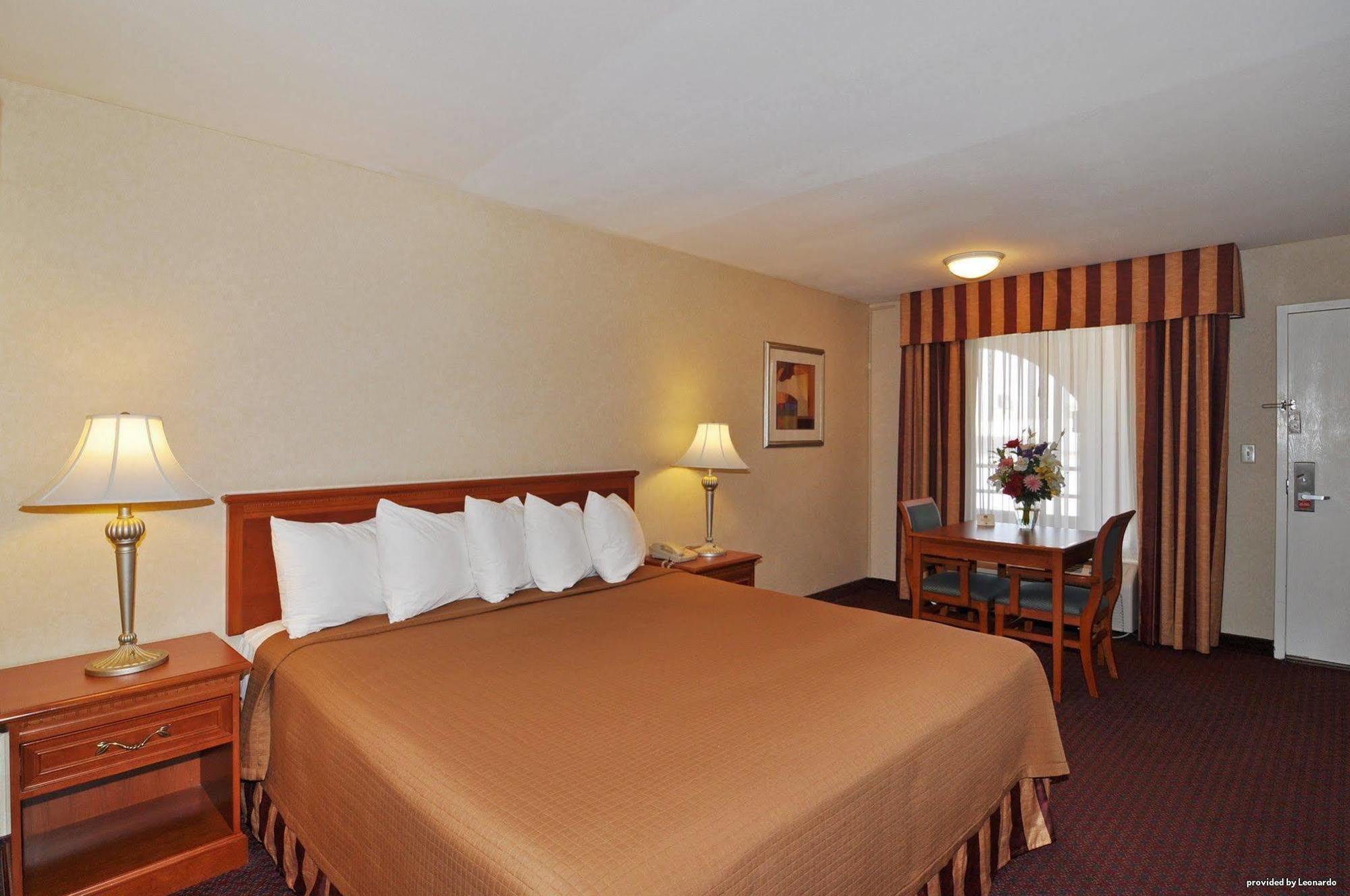 Best Western Norwalk Inn Екстер'єр фото