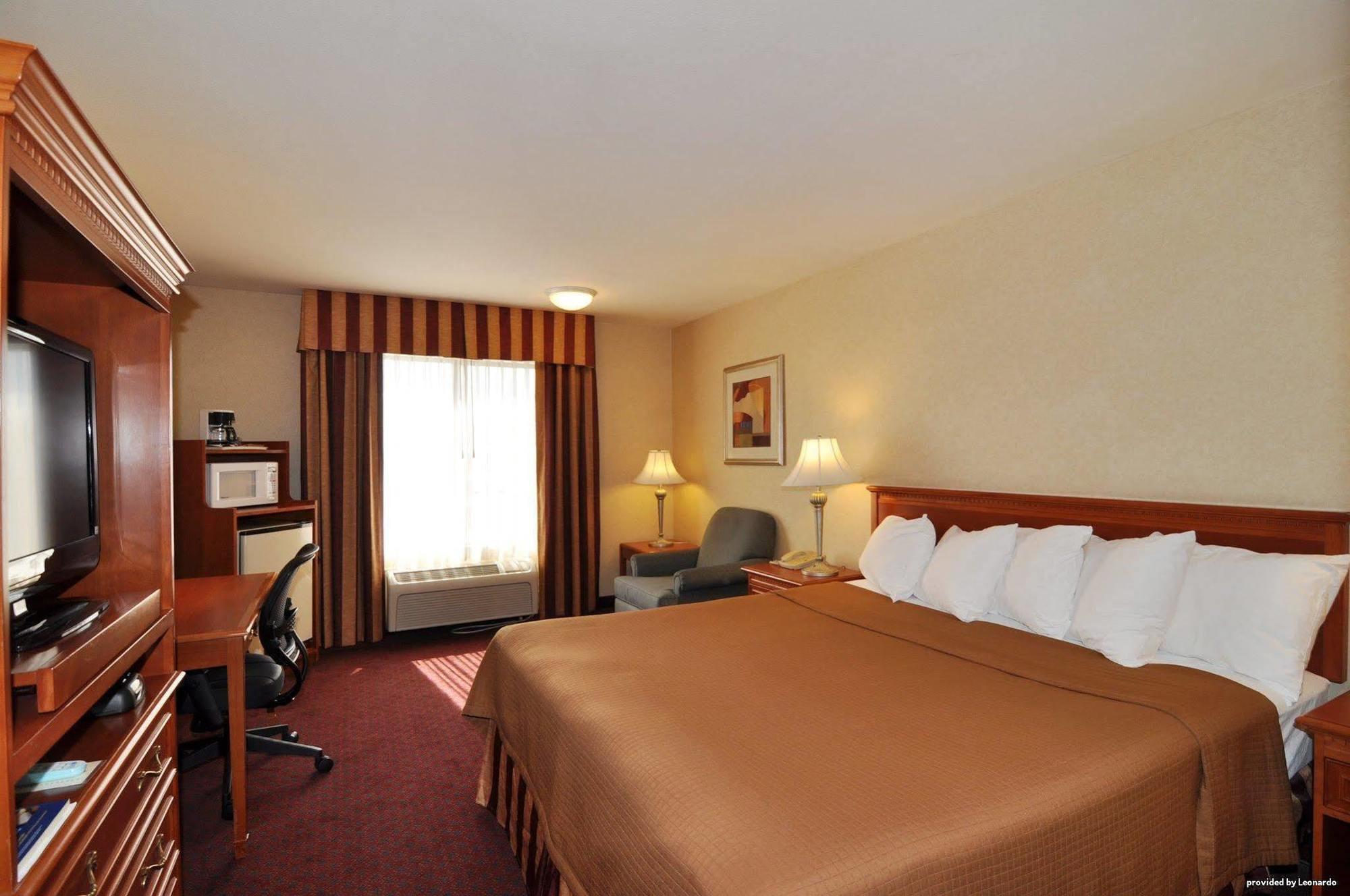 Best Western Norwalk Inn Екстер'єр фото