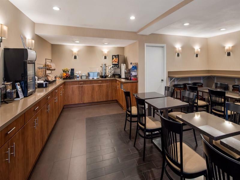 Best Western Norwalk Inn Екстер'єр фото