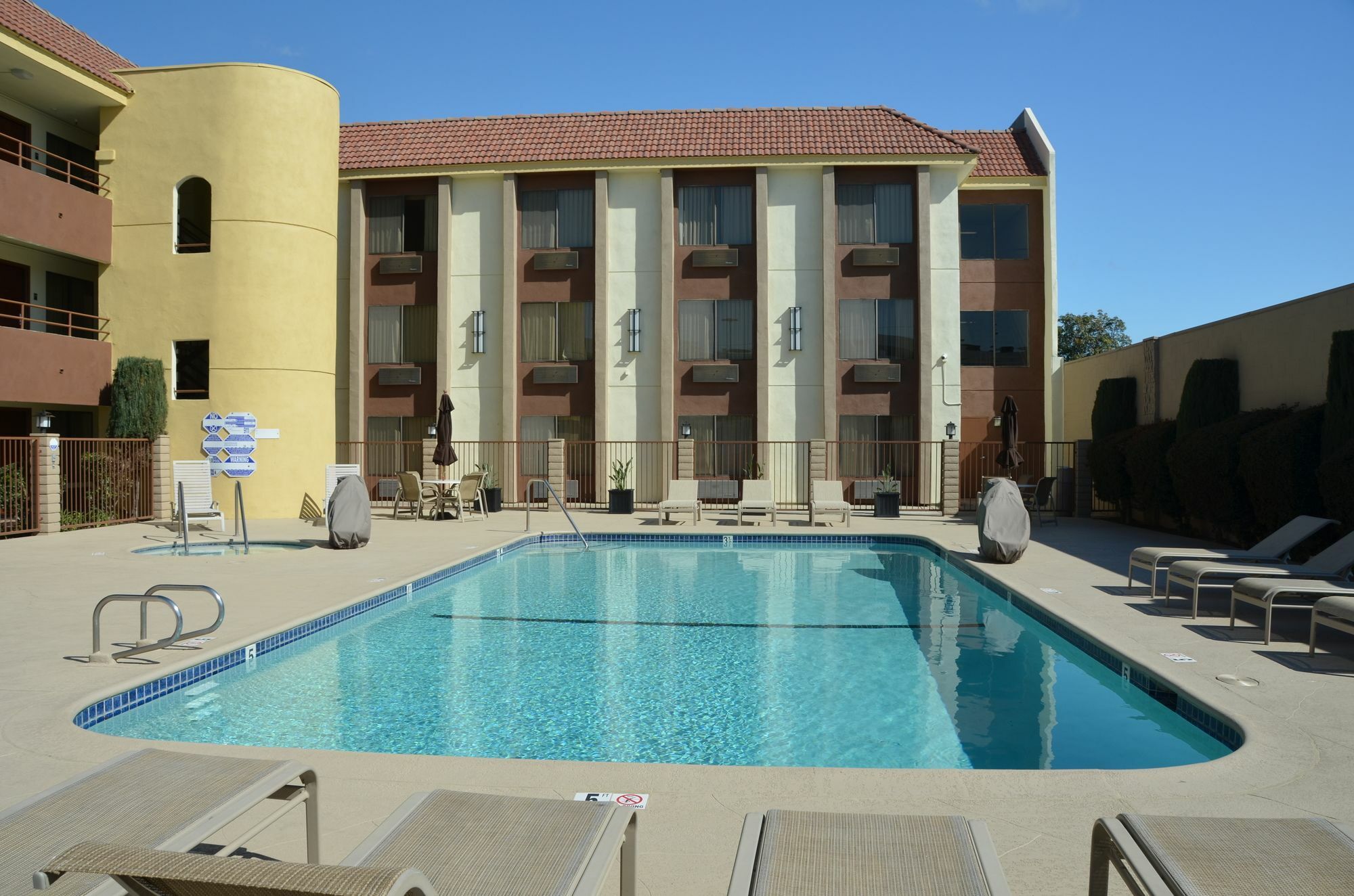 Best Western Norwalk Inn Екстер'єр фото