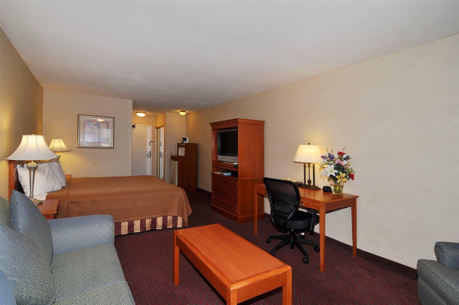 Best Western Norwalk Inn Екстер'єр фото